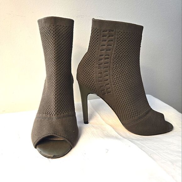 Express Army Green Heeled Boots with Ribbed Texture Open Toe - Picture 7 of 8